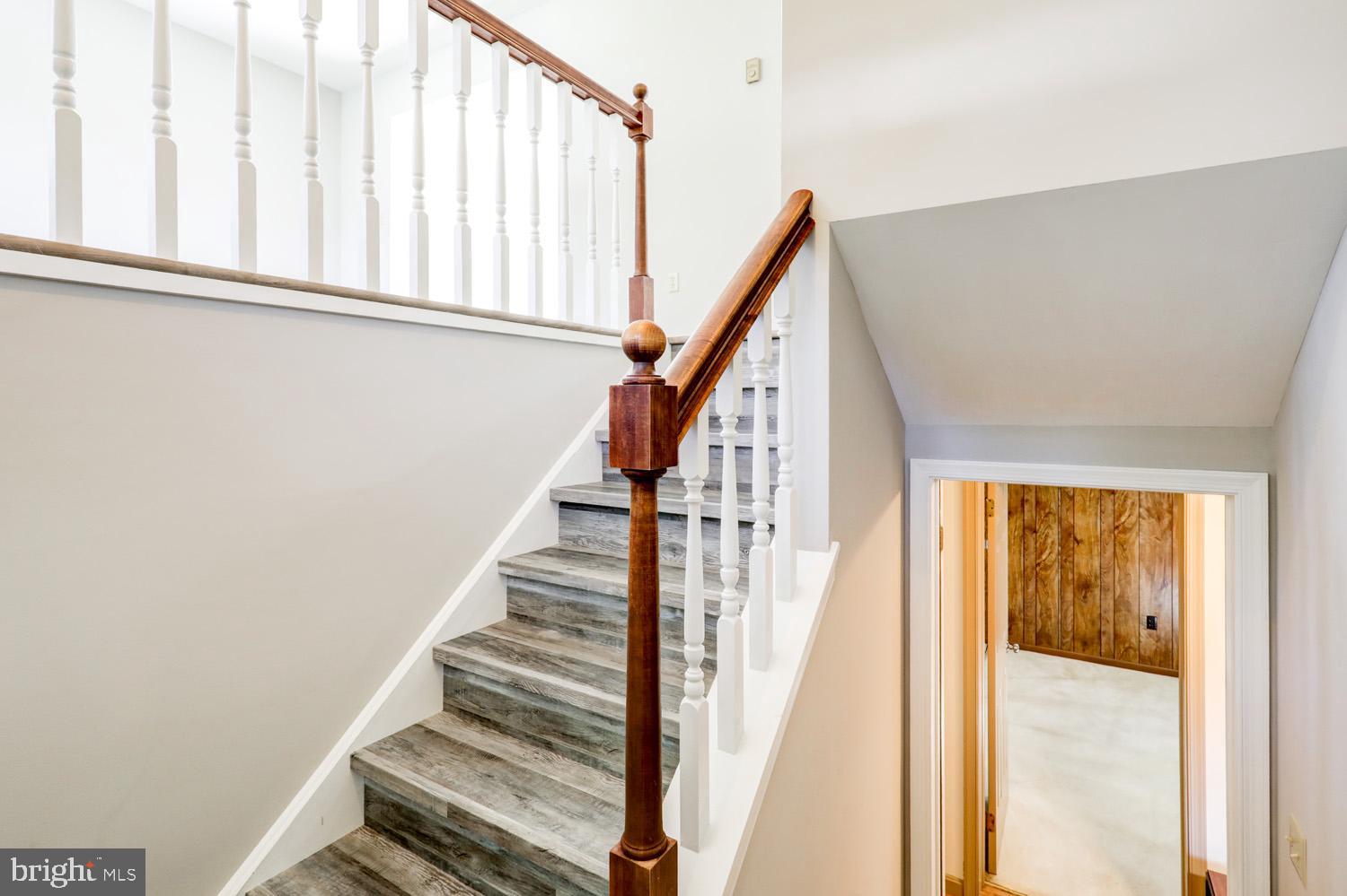 230 Hickory Drive Lititz, PA 17543 - Photo 13 of 43 a view of entryway