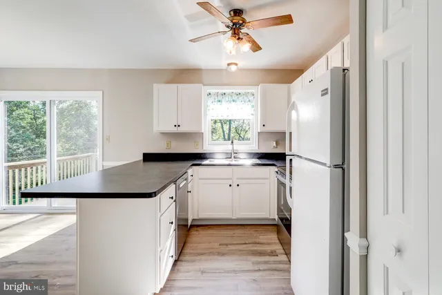 $449,800 | 230 Hickory Drive, Lititz, PA 17543