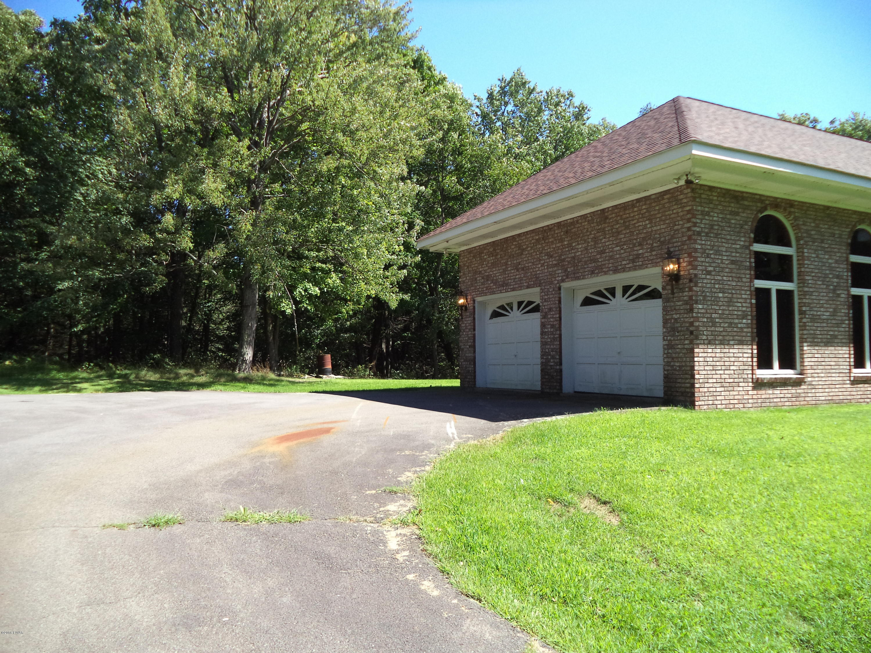 113 Simons Road Greentown, PA 18426 - Photo 6 of 73