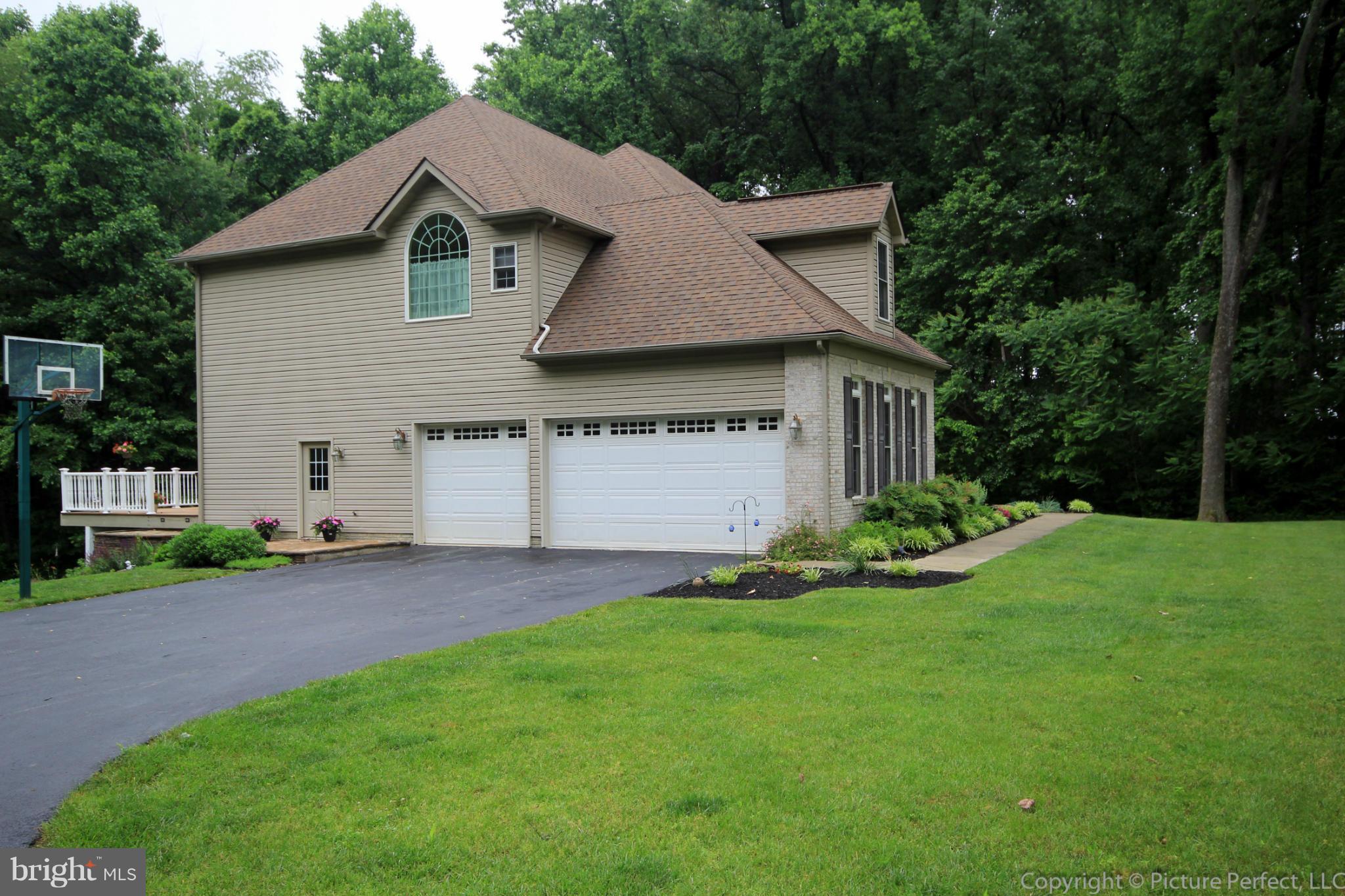 6668 Detrick Road Mount Airy, MD 21771 - Photo 30 of 30 Three Car Garage