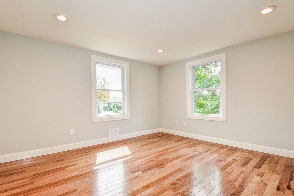 8 Arrowhead Road Bellingham, MA 02019 - Photo 12 of 30