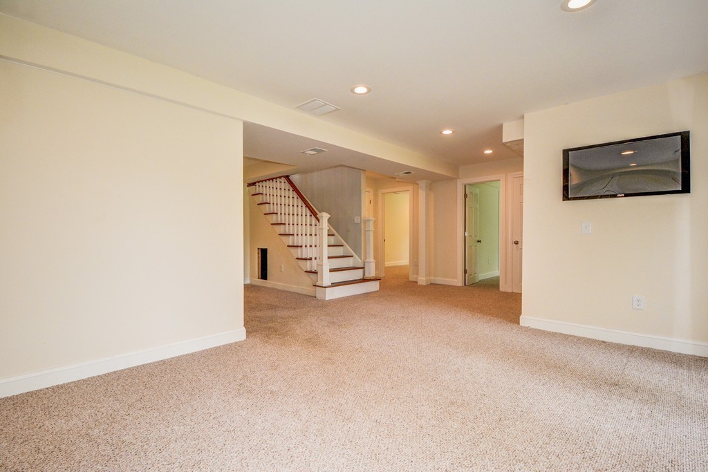 8 Arrowhead Road Bellingham, MA 02019 - Photo 20 of 30