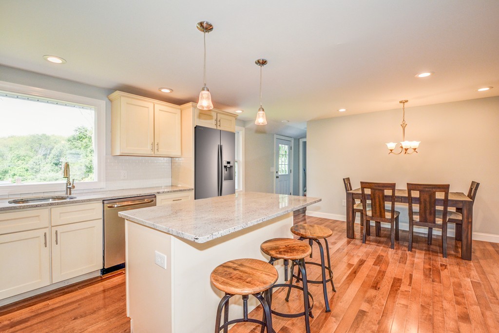 8 Arrowhead Road Bellingham, MA 02019 - Photo 7 of 30