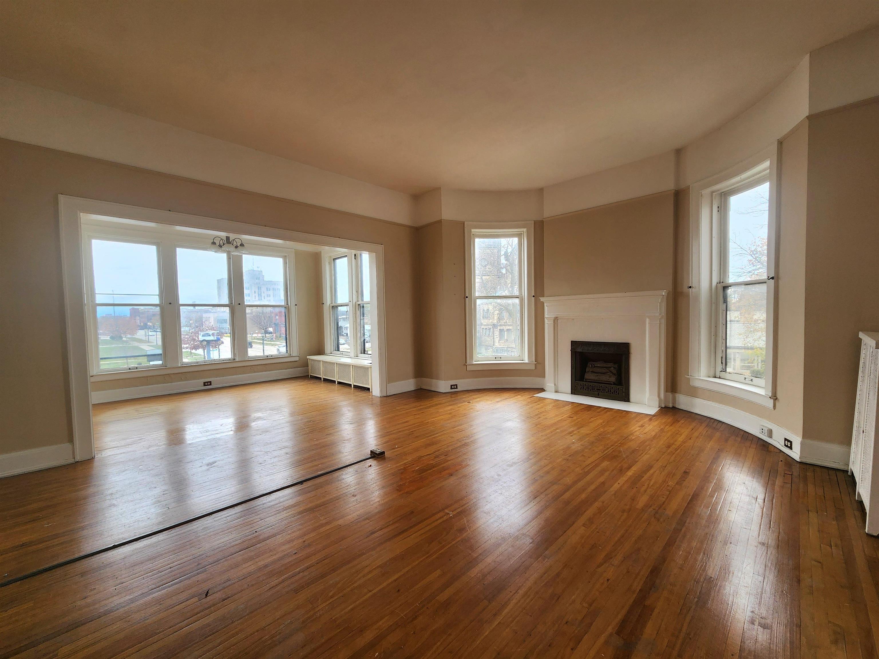 814 Center Avenue, Unit D Bay City, MI 48708 - Photo 2 of 12