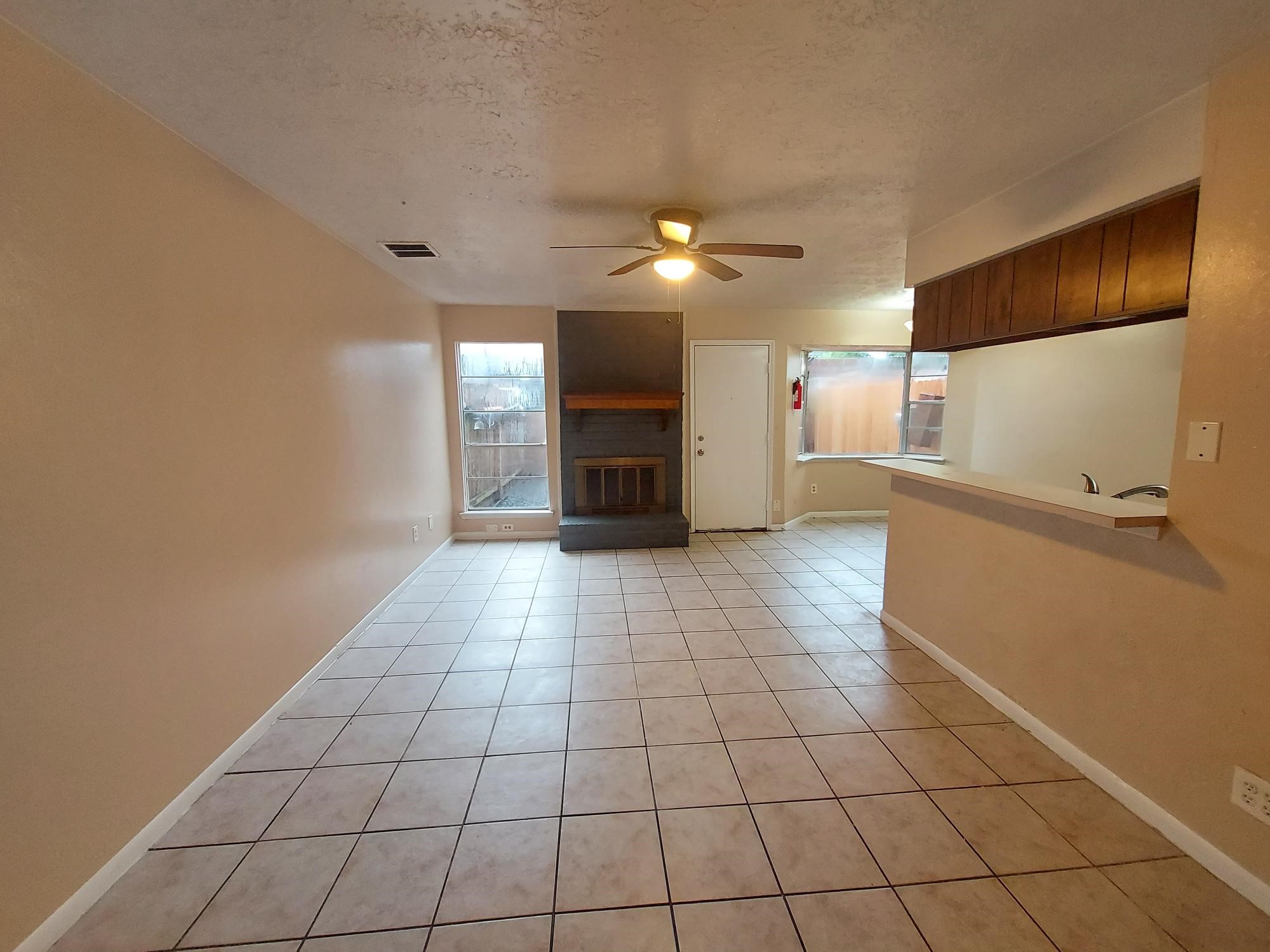 13433 Castilian Drive, Unit 1 Houston, TX 77015 - Photo 4 of 10 a view of a livingroom with a furniture