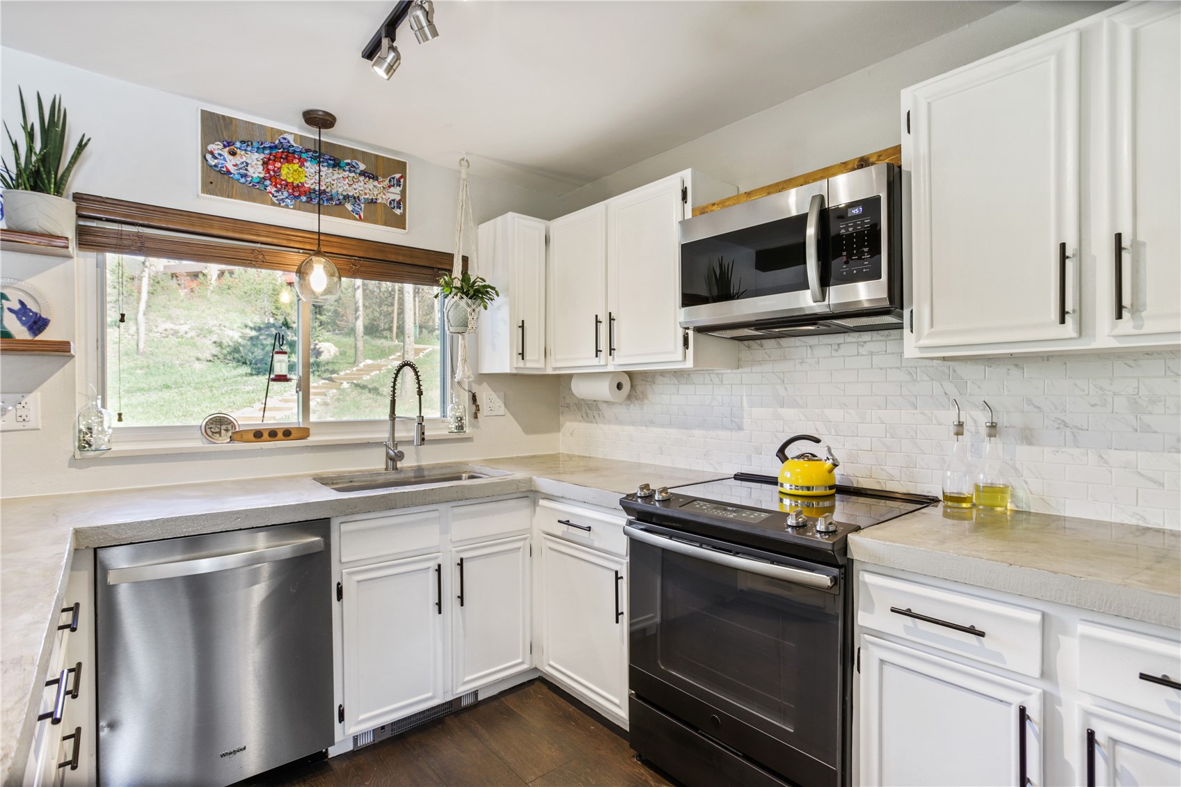 119 Evergreen Road Dillon, CO 80435 - Photo 10 of 36 Upper Kitchen