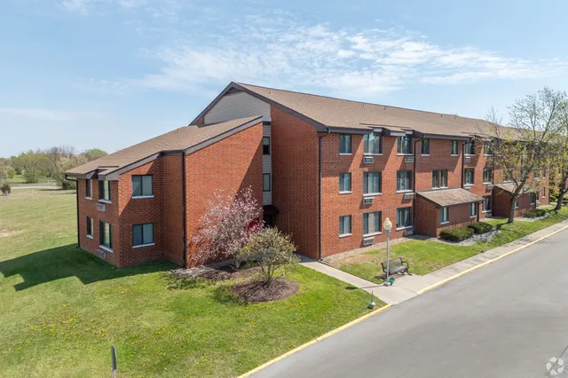 $1,009 | 2100 North Greentree, Clarksville, TN 37040