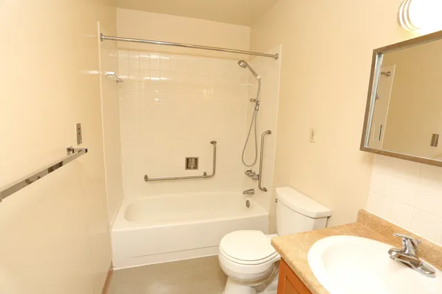 $1,009 | 2100 North Greentree, Clarksville, TN 37040