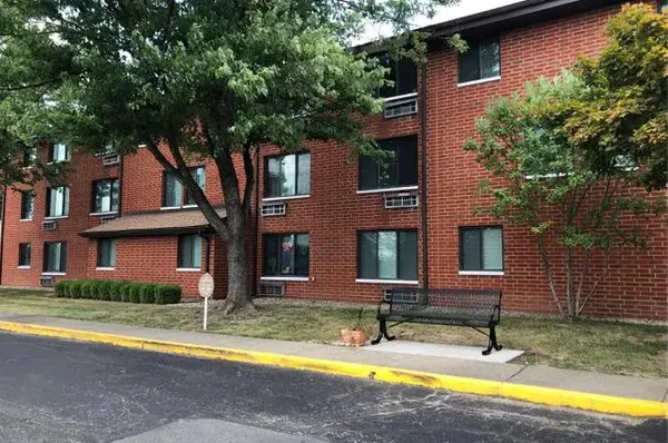 $1,009 | 2100 Greentree North, Clarksville, IN 47129