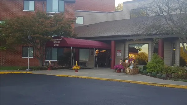 $1,009 | 2100 Greentree North, Clarksville, IN 47129