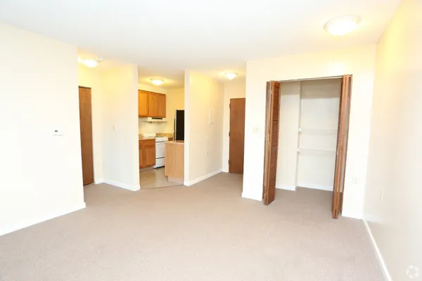 $1,009 | 2100 Greentree North, Clarksville, IN 47129