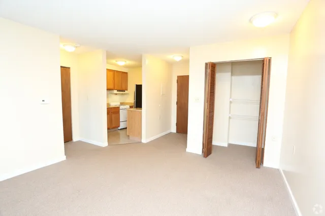 $1,009 | 2100 North Greentree, Clarksville, TN 37040