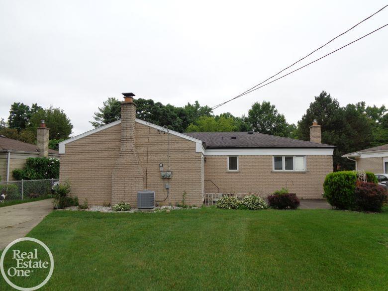 13033 Plumbrook Road Sterling Heights, MI 48312 - Photo 21 of 24 Back