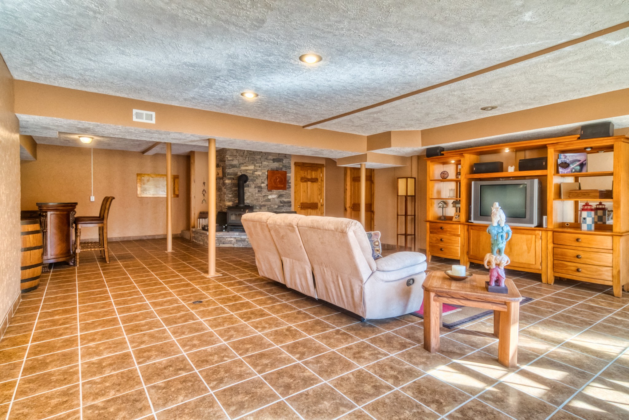 216 Old Wolf Hill Road Bethpage, TN 37022 - Photo 31 of 48 a living room with furniture and a rug