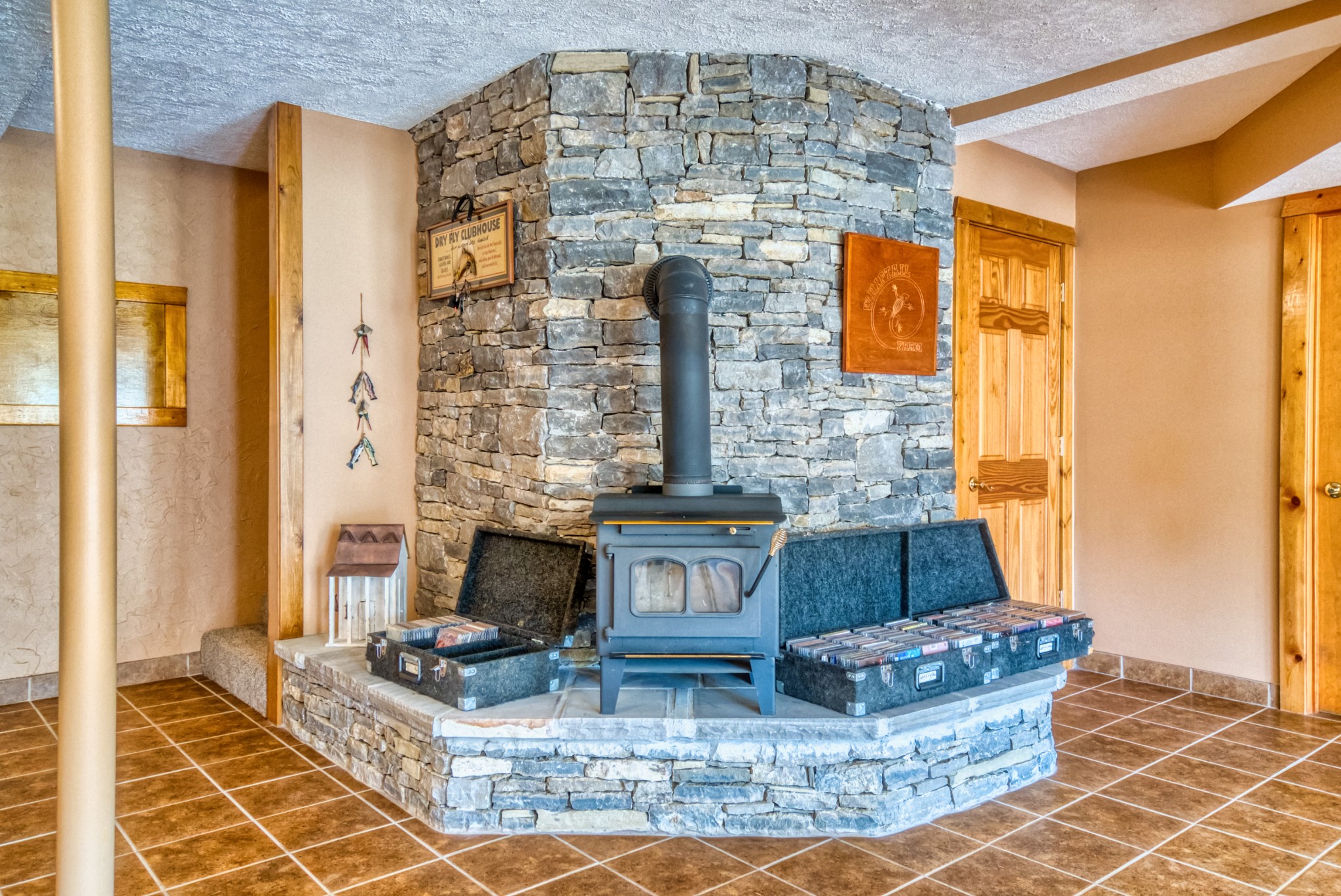 216 Old Wolf Hill Road Bethpage, TN 37022 - Photo 32 of 48 a living room with fireplace and a table
