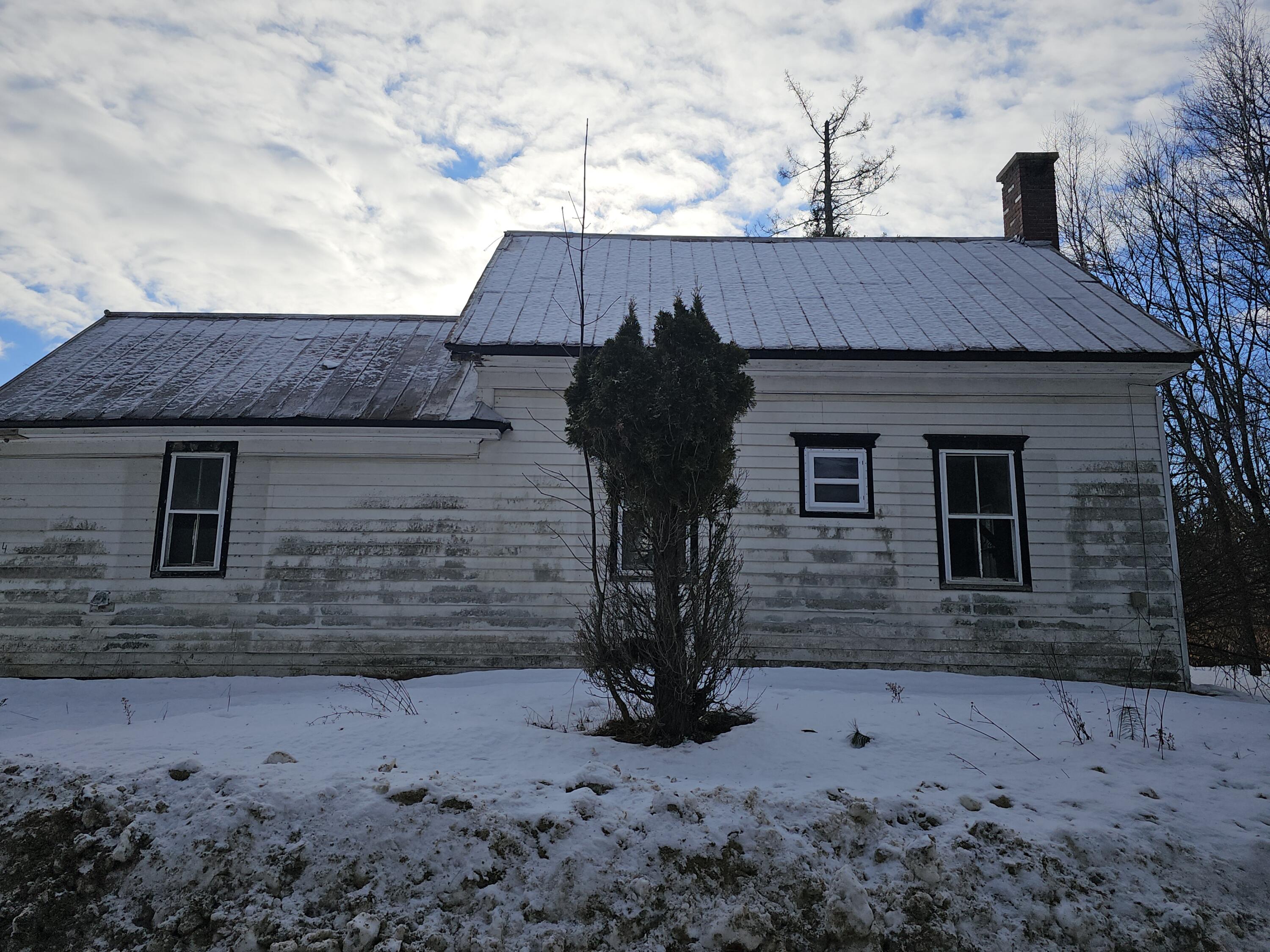 614 Round-The-Pond Road Norway, ME 04268 - Photo 2 of 23 2026-01-13 09.37.52