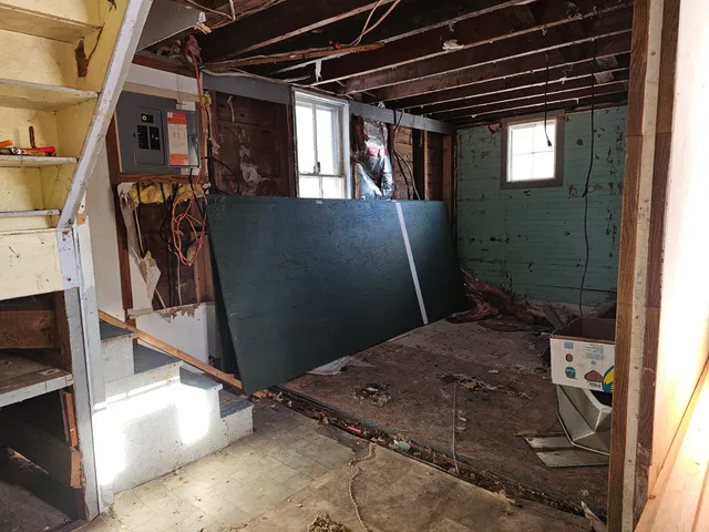 $65,000 | 614 Round-The-Pond Road, Norway, ME 04268