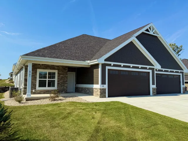 $634,900 | 6701 Conservancy Plaza, DeForest, WI 53532