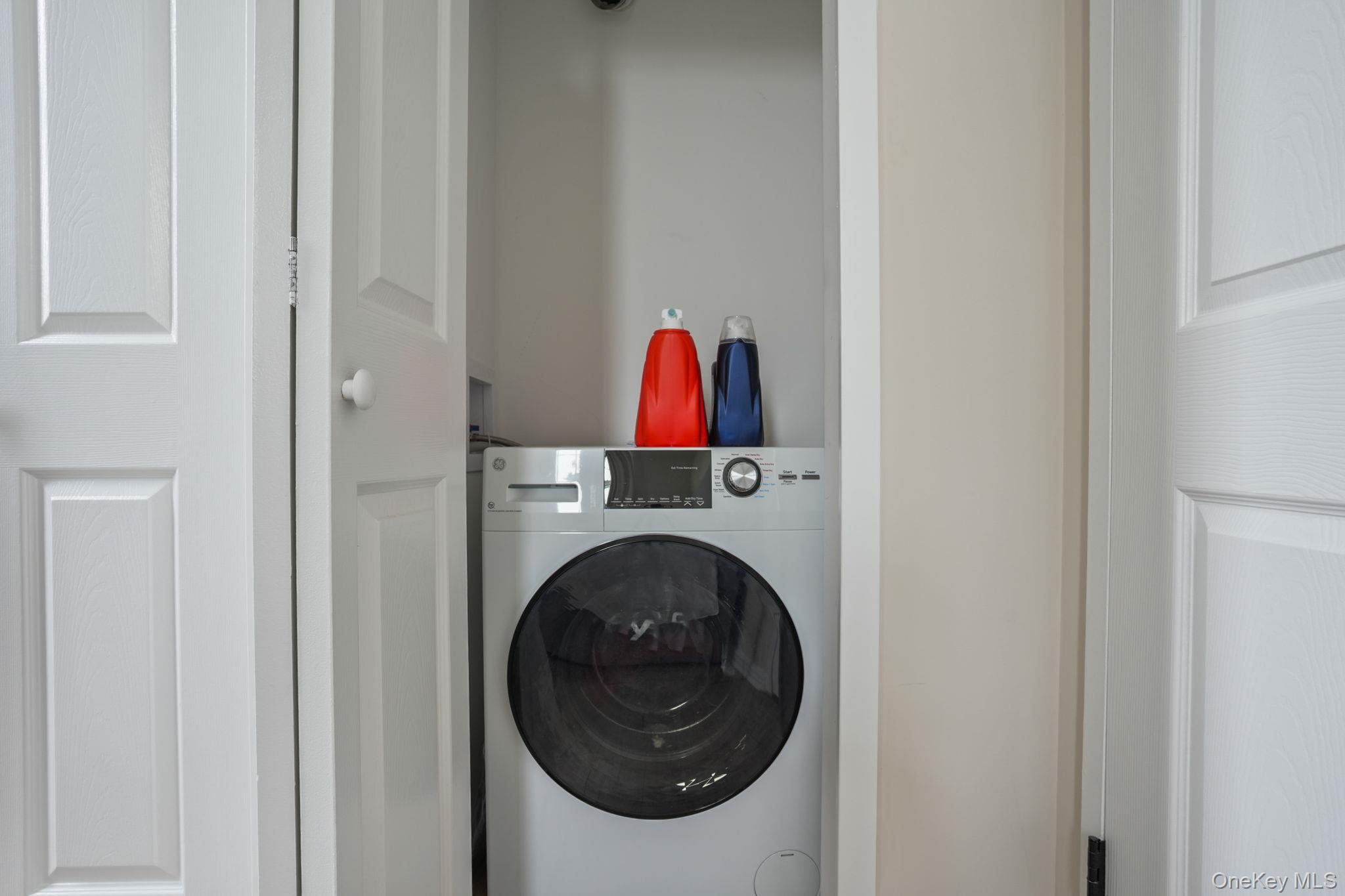 5108 Villa At The Peekskill, NY 10566 - Photo 18 of 26 a utility room with dryer and washer