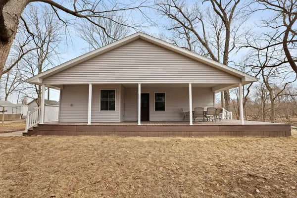 $219,900 | 204 South Henry Street, Ashkum, IL 60911