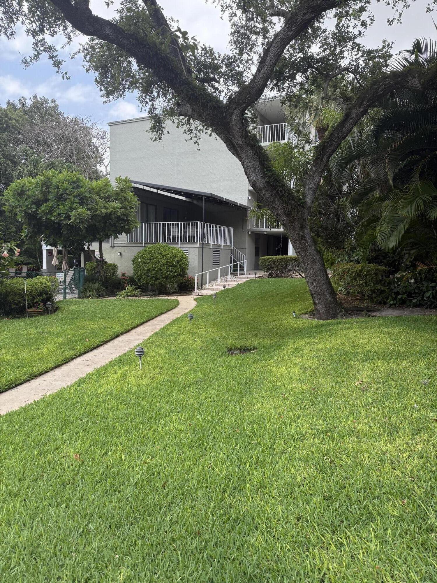 501 Southwest 11th Place, Unit 211 Boca Raton, FL 33432 - Photo 12 of 16 IMG_1150