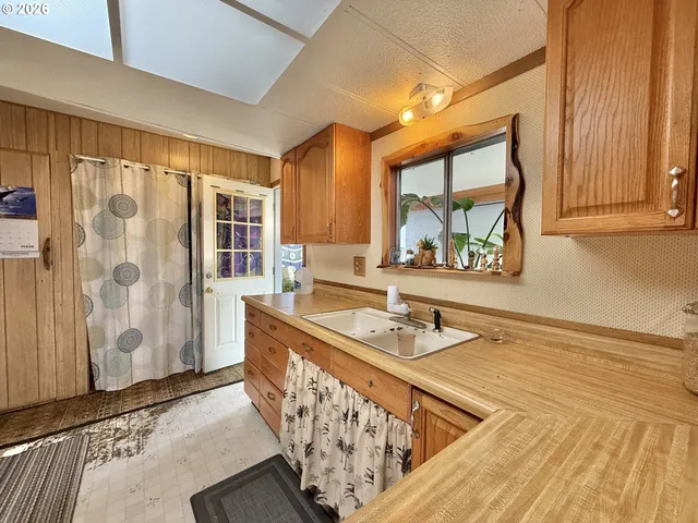 $249,000 | 51257 Highway 26, Mount Vernon, OR 97865