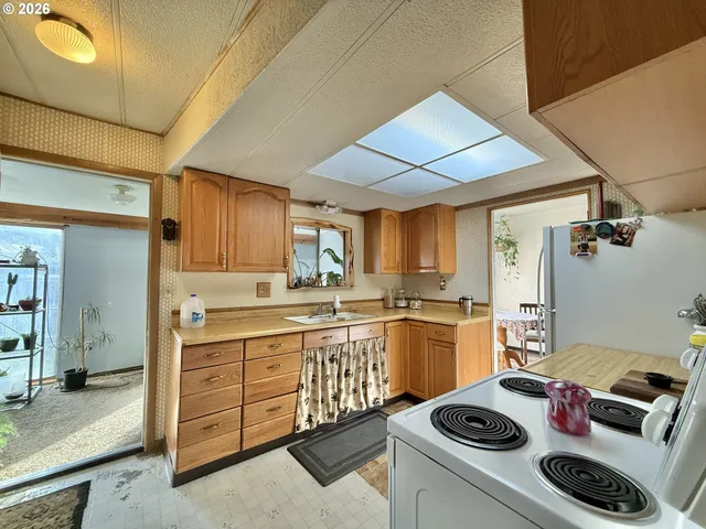 $249,000 | 51257 Highway 26, Mount Vernon, OR 97865