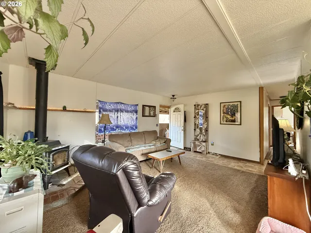 $249,000 | 51257 Highway 26, Mount Vernon, OR 97865