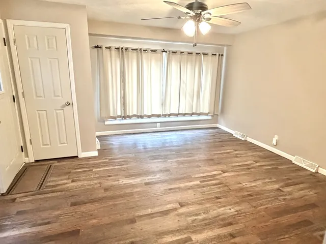 $990 | 1238 Creve Coeur Street, LaSalle, IL 61301