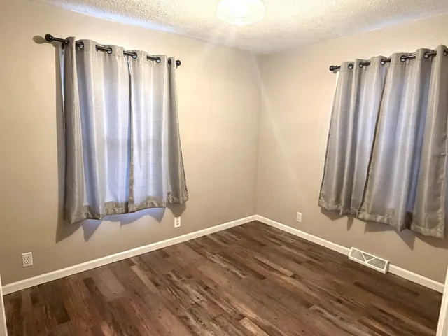 $990 | 1238 Creve Coeur Street, LaSalle, IL 61301