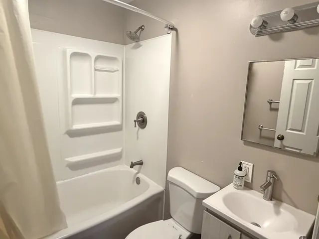 $990 | 1238 Creve Coeur Street, LaSalle, IL 61301