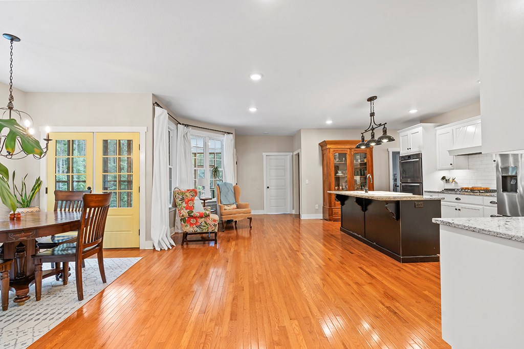 629 Windsor Road Hodges, SC 29653 - Photo 14 of 34