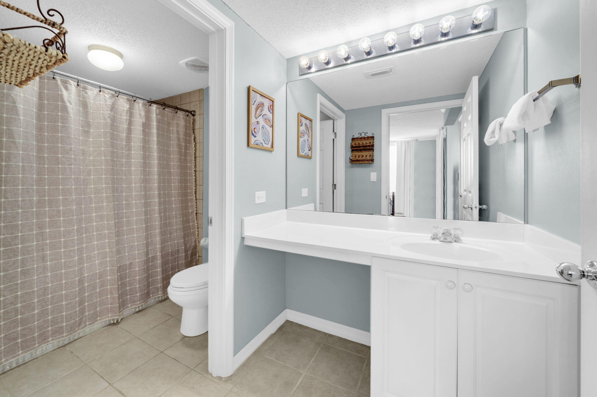 520 Santa Rosa Boulevard, Unit 100 Fort Walton Beach, FL 32548 - Photo 17 of 44 Master Bath