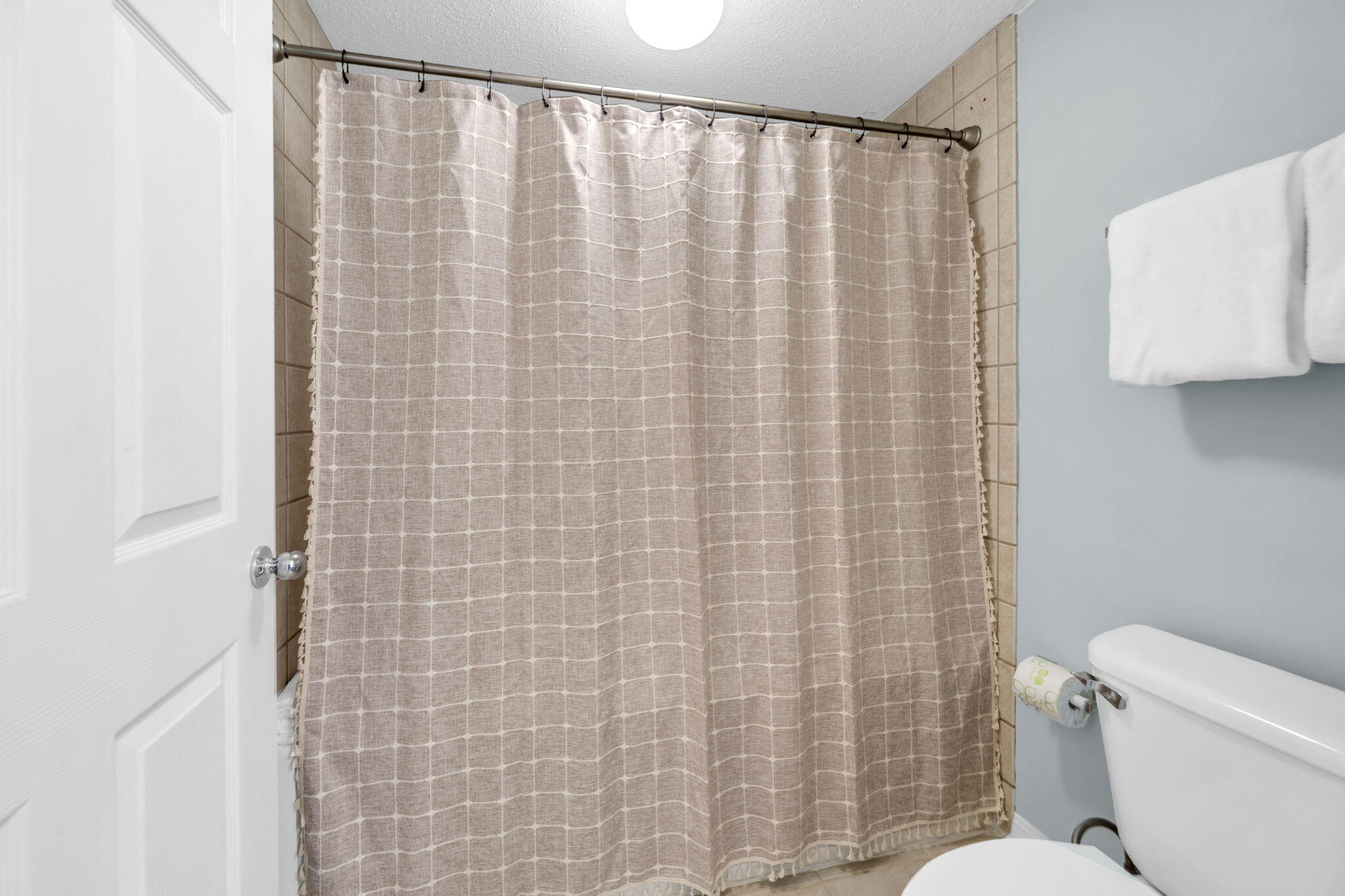 520 Santa Rosa Boulevard, Unit 100 Fort Walton Beach, FL 32548 - Photo 18 of 44 Bath Bath View 2