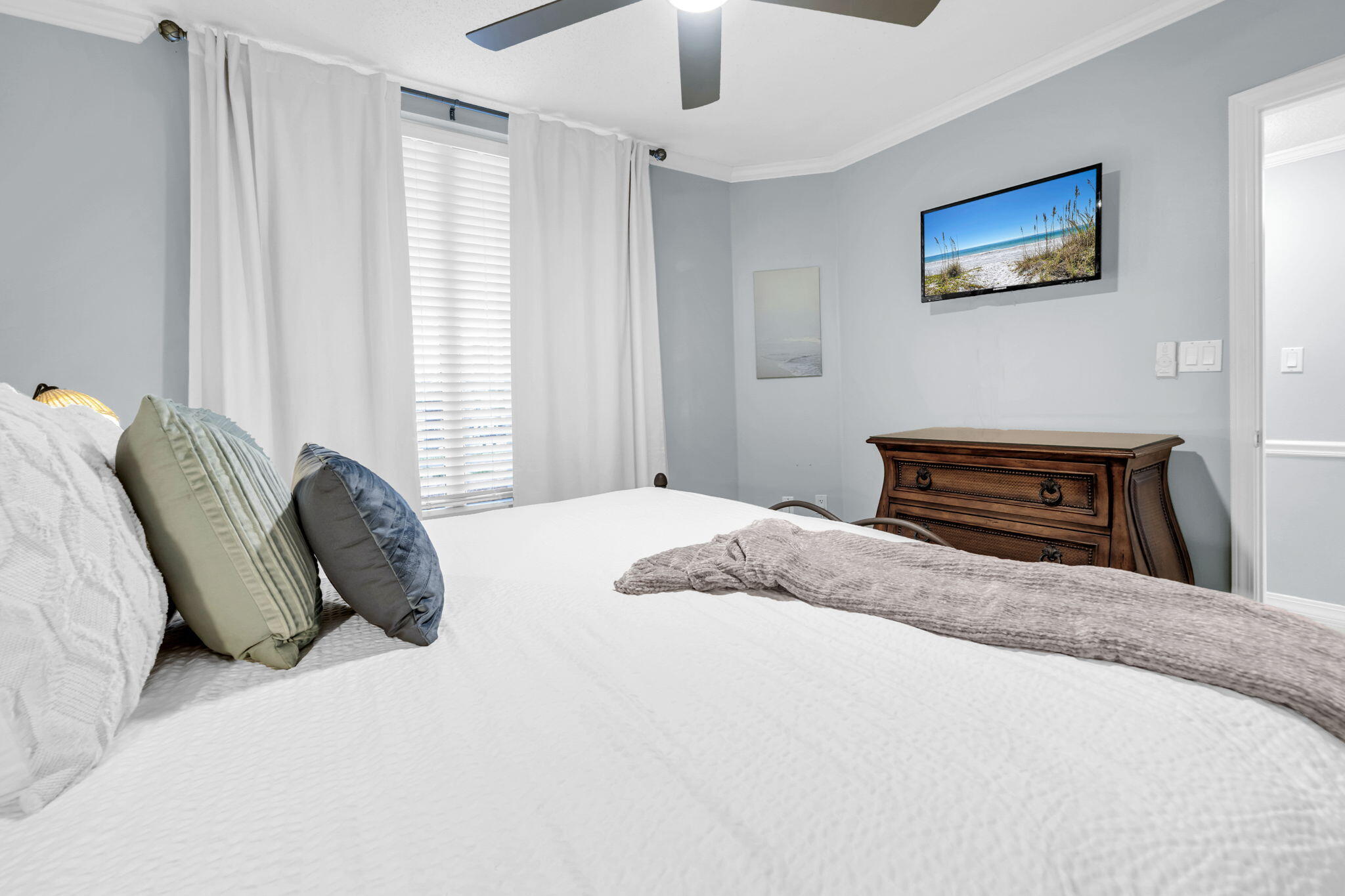 520 Santa Rosa Boulevard, Unit 100 Fort Walton Beach, FL 32548 - Photo 20 of 44 Bedroom 2 view 2