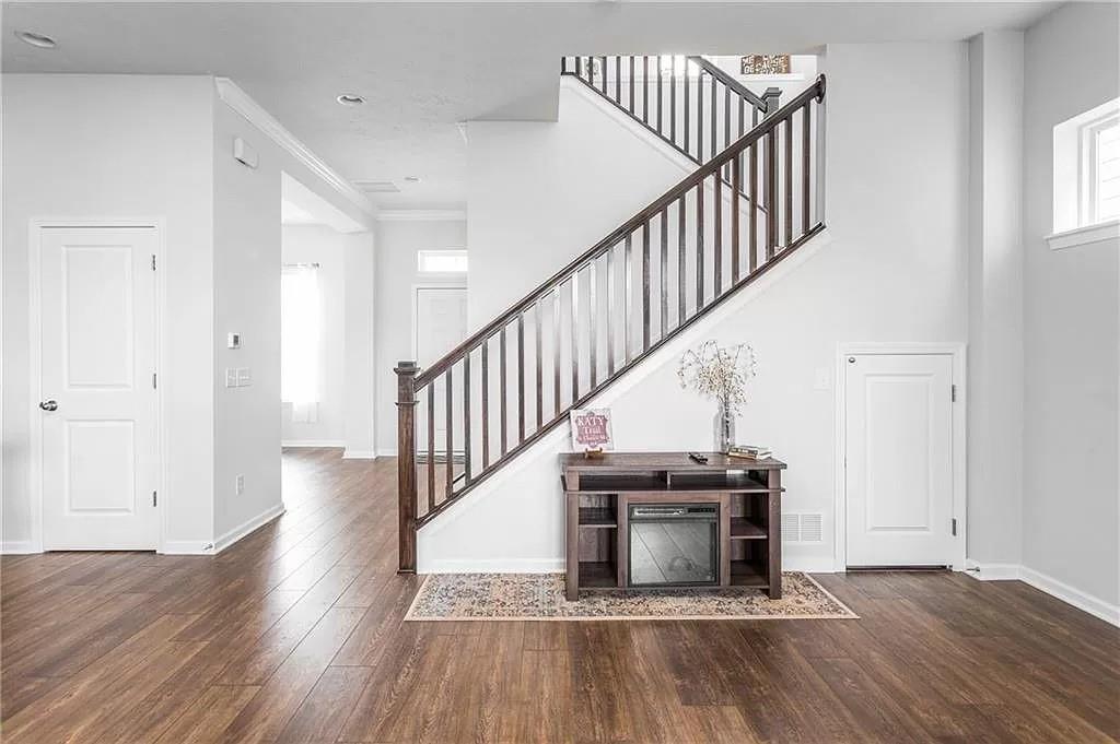 5816 Wheeler Road Indianapolis, IN 46216 - Photo 3 of 24 Gallery Image 3