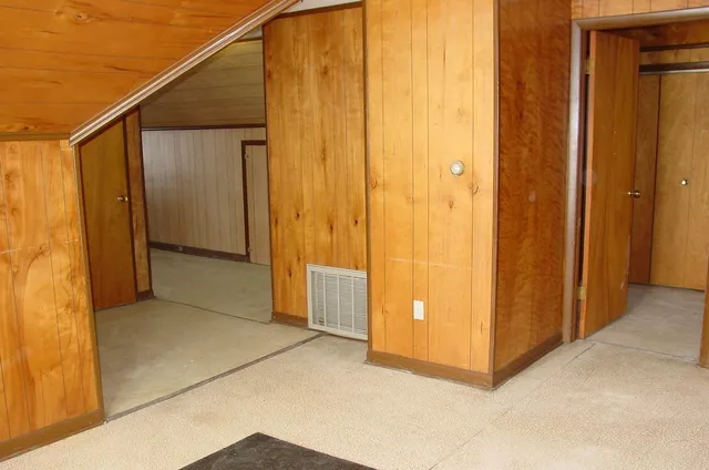 $405,000 | 20-22 North Locust Street, Aurora, IL 60506