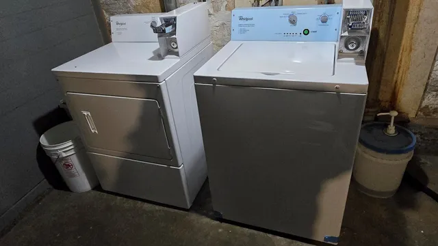 $405,000 | 20-22 North Locust Street, Aurora, IL 60506