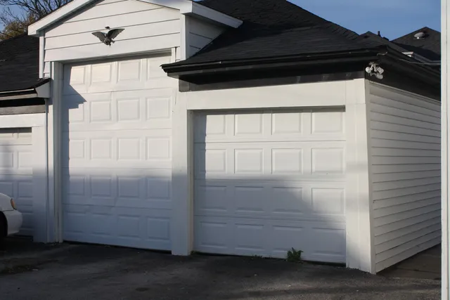 $405,000 | 20-22 North Locust Street, Aurora, IL 60506