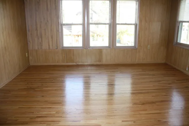 $405,000 | 20-22 North Locust Street, Aurora, IL 60506