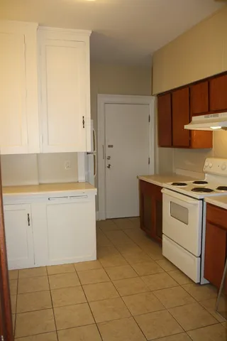 $405,000 | 20-22 North Locust Street, Aurora, IL 60506