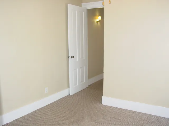 $405,000 | 20-22 North Locust Street, Aurora, IL 60506