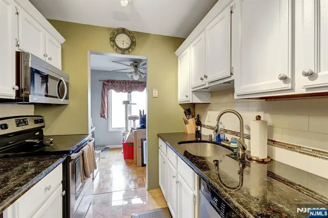 $2,200 | 2 Grand Avenue, Unit 2, Hawthorne, NJ 07506