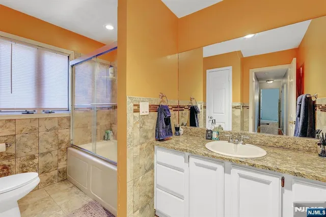 $2,200 | 2 Grand Avenue, Unit 2, Hawthorne, NJ 07506