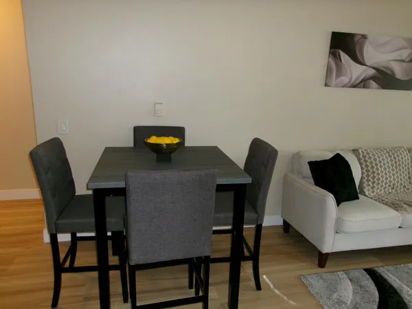 $529,000 | 6400 Christie Avenue, Unit 2304, Emeryville, CA 94608