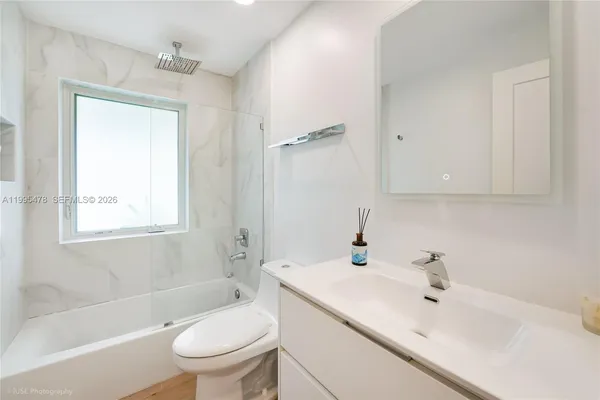 $19,500 | 560 Hampton Lane, Key Biscayne, FL 33149