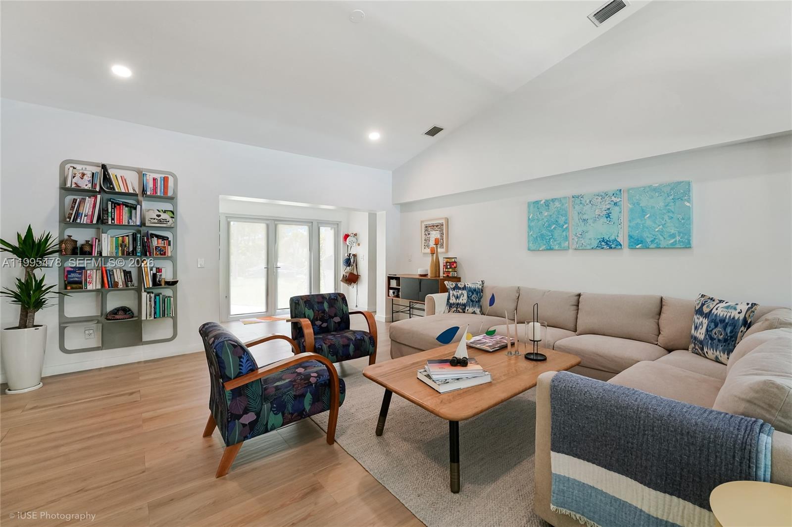 560 Hampton Lane Key Biscayne, FL 33149 - Photo 4 of 22