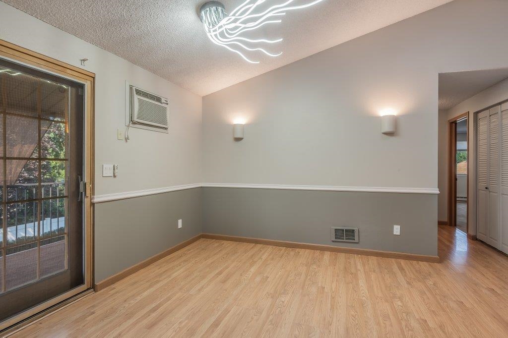 3014 South Perry Street Spokane, WA 99203 - Photo 9 of 37