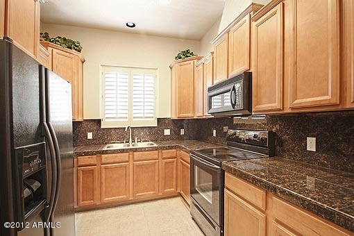 7027 North Scottsdale Road, Unit 250 Paradise Valley, AZ 85253 - Photo 5 of 15 Kitchen