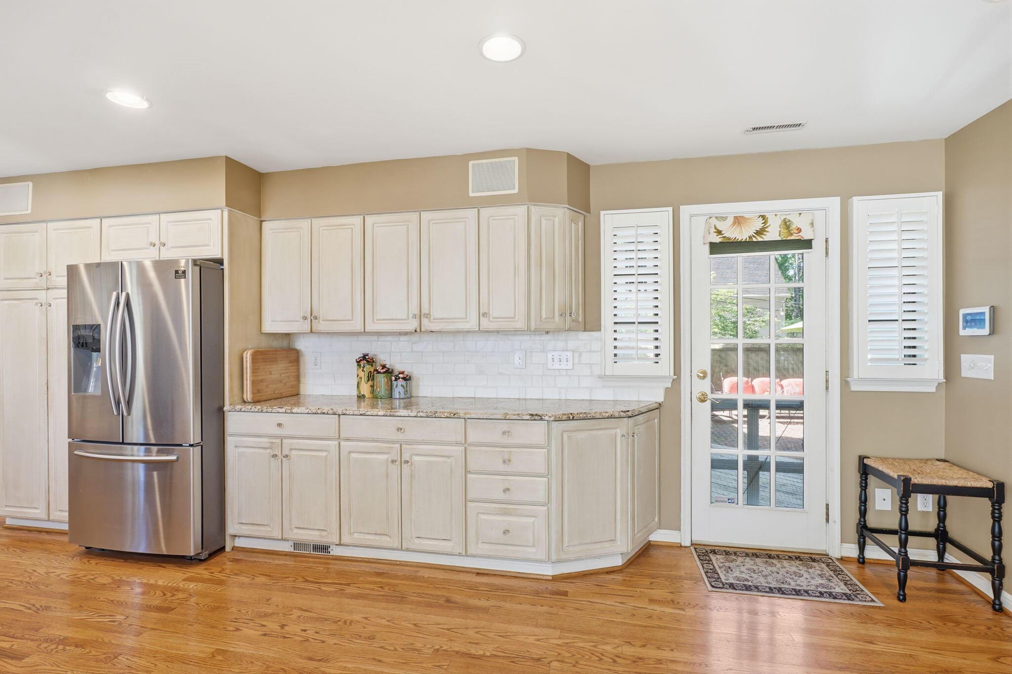 227 South Chesterfield Road Columbus, OH 43209 - Photo 10 of 77 Kitchen